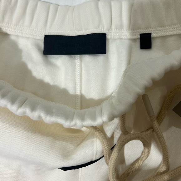men’s large fear of god essentials sweatpants - Picture 5 of 7